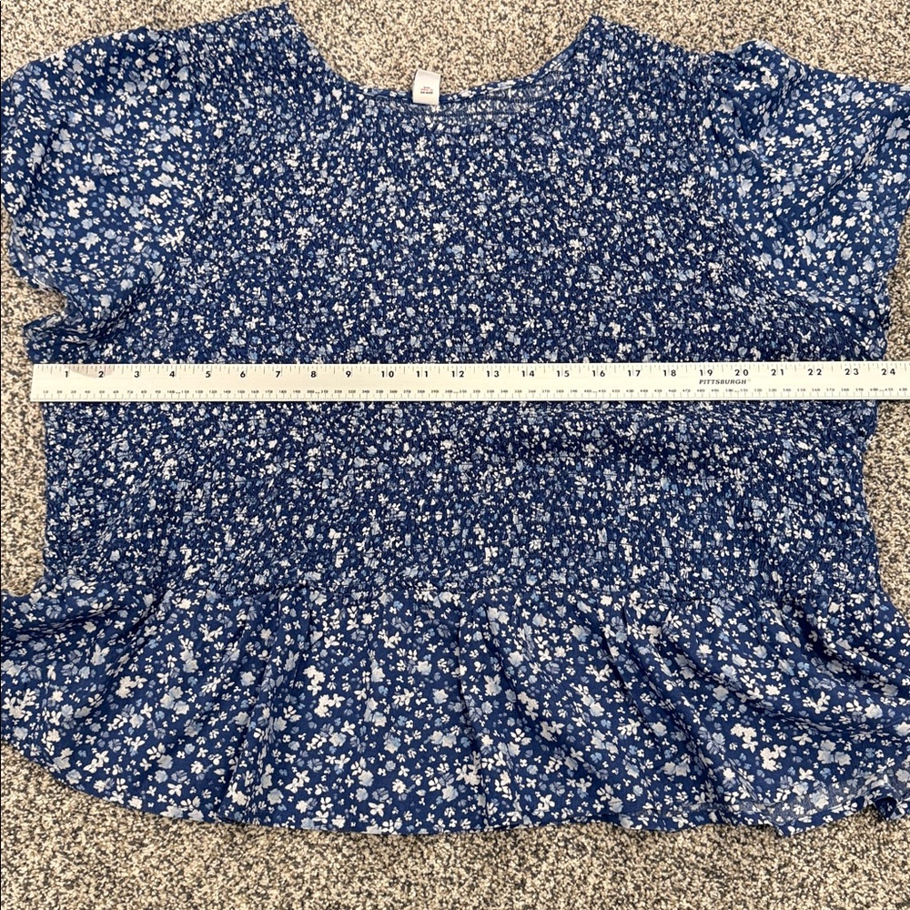 Old Navy Blue Ditsy Floral Smocked Peplum Cottagecore Short Sleeve Top Size 3X - Picture 12 of 12